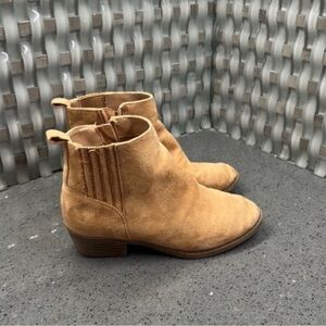 Treasure Bond Tan Suede Ankle Boots size 13 great condition